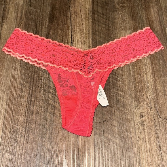 Victoria's Secret The Lacie Floral Thong Panty NWT one size - Picture 2 of 3